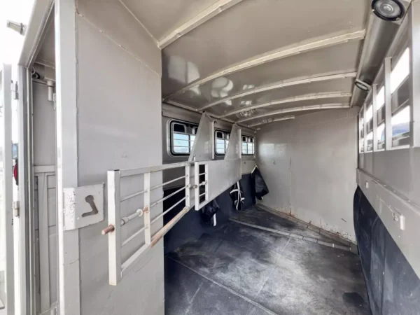 2001 Titan 3 Horse Gooseneck