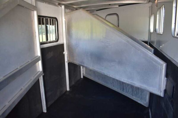 2006 Exiss 7407LQ 4 Horse Trailer with 7′ Short Wall