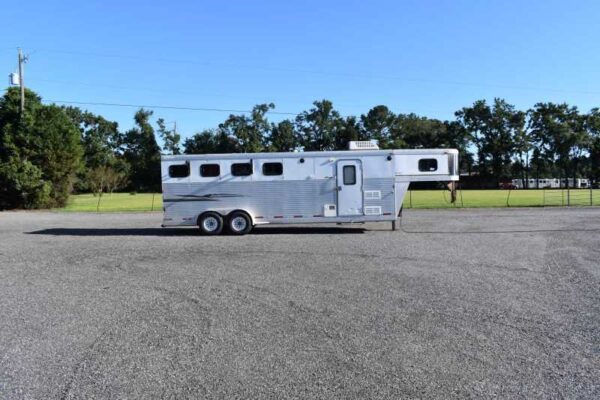 2006 Exiss 7407LQ 4 Horse Trailer with 7′ Short Wall