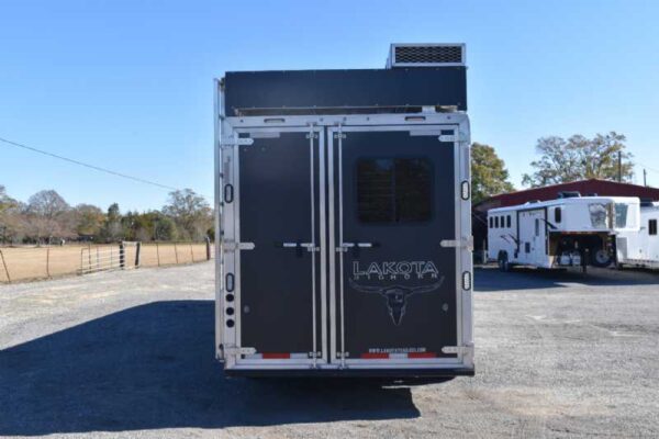 2021 Lakota Bighorn 8418GLQUG 4 Horse Trailer with 18′ Short Wall