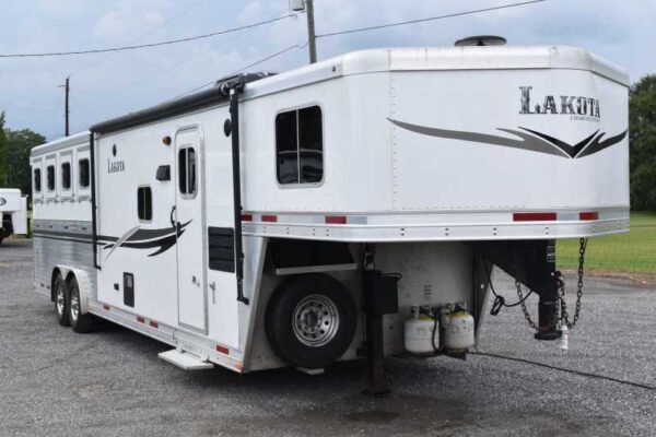 2013 Lakota Charger 8411LQ 4 Horse Trailer with 13′ Short Wall