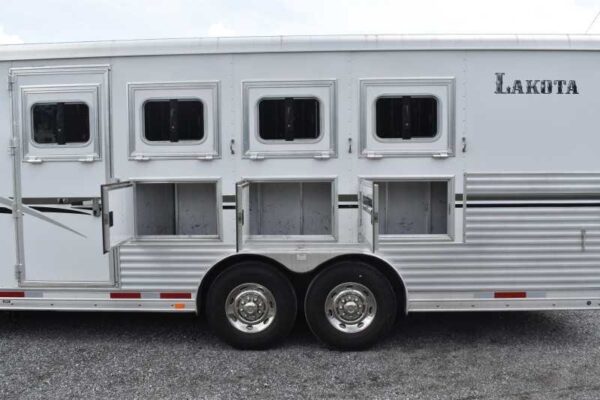 2013 Lakota Charger 8411LQ 4 Horse Trailer with 13′ Short Wall