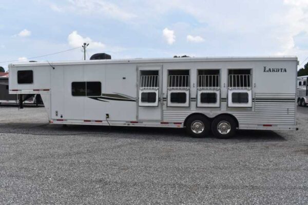 2013 Lakota Charger 8411LQ 4 Horse Trailer with 13′ Short Wall