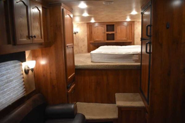 2013 Lakota Charger 8411LQ 4 Horse Trailer with 13′ Short Wall