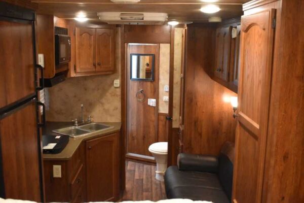 2013 Lakota Charger 8411LQ 4 Horse Trailer with 13′ Short Wall