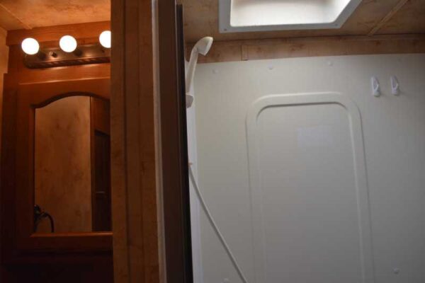 2013 Lakota Charger 8411LQ 4 Horse Trailer with 13′ Short Wall