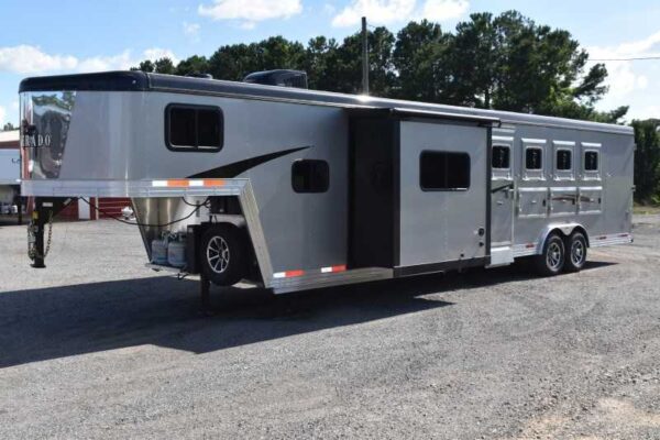 2022 Bison Desperado 8413BG 4 Horse Trailer with 13′ Short Wall