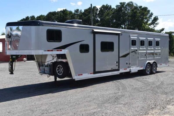 2022 Bison Desperado 8413BG 4 Horse Trailer with 13′ Short Wall