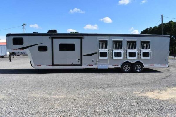 2022 Bison Desperado 8413BG 4 Horse Trailer with 13′ Short Wall