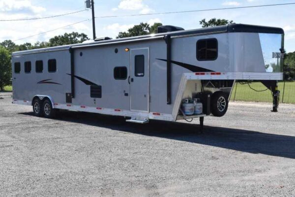 2022 Bison Desperado 8413BG 4 Horse Trailer with 13′ Short Wall