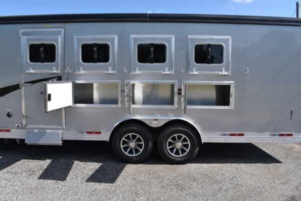 2022 Bison Desperado 8413BG 4 Horse Trailer with 13′ Short Wall