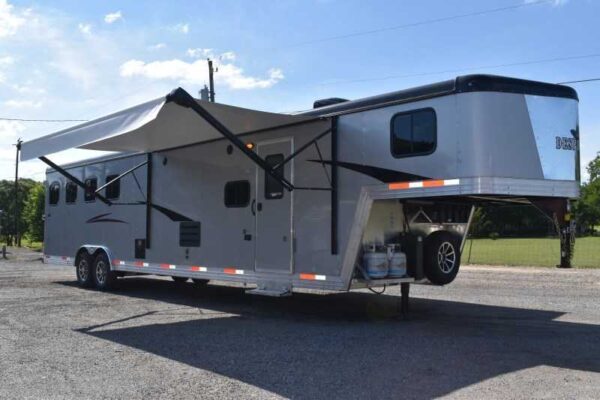 2022 Bison Desperado 8413BG 4 Horse Trailer with 13′ Short Wall