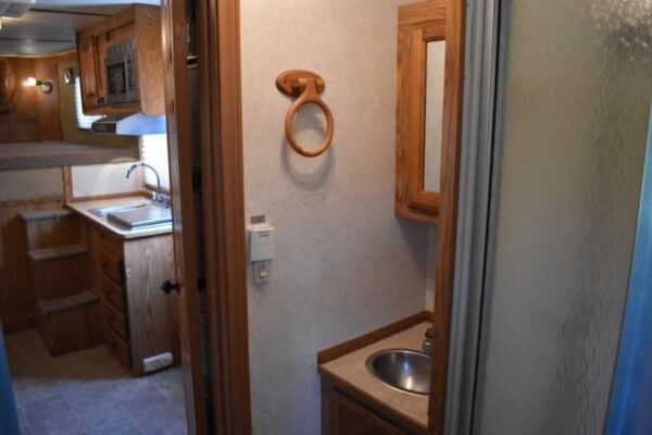 2007 American Spirit 8410GLQ 4 Horse Trailer with 10′ Short Wall