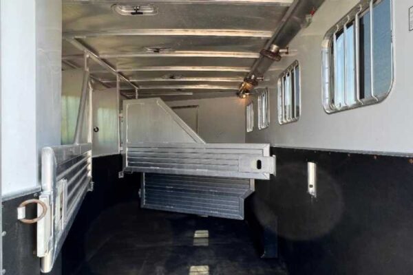 2006 Featherlite 8412LQ 4 Horse Trailer with 12′ Short Wall