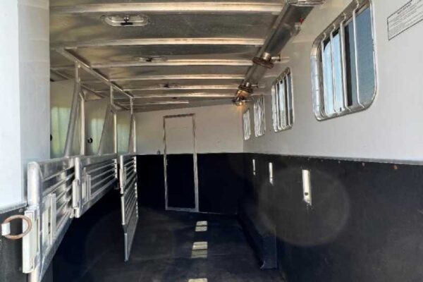 2006 Featherlite 8412LQ 4 Horse Trailer with 12′ Short Wall