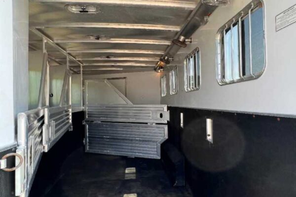 2006 Featherlite 8412LQ 4 Horse Trailer with 12′ Short Wall