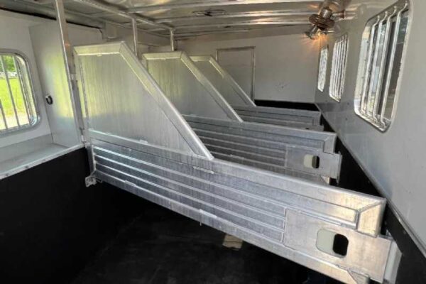 2006 Featherlite 8412LQ 4 Horse Trailer with 12′ Short Wall