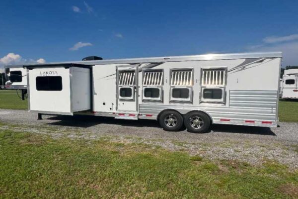 2024 Lakota Charger 8411RKGLQ 4 Horse Trailer with 11′ Short Wall