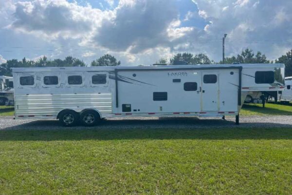 2024 Lakota Charger 8411RKGLQ 4 Horse Trailer with 11′ Short Wall