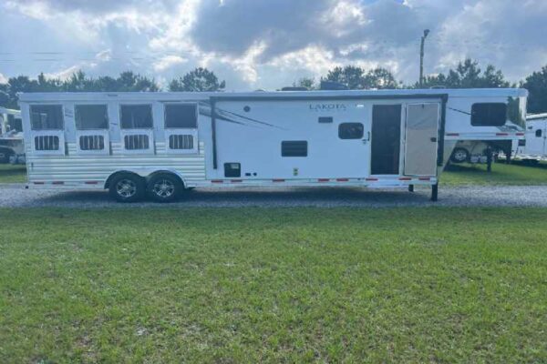 2024 Lakota Charger 8411RKGLQ 4 Horse Trailer with 11′ Short Wall