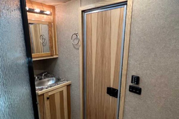 2024 Lakota Charger 8411RKGLQ 4 Horse Trailer with 11′ Short Wall