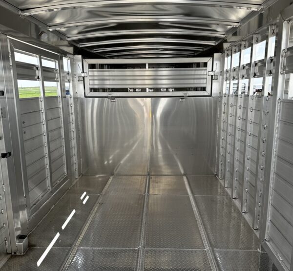 New 2024 Elite Trailers 32FT TRIPLE AXLE STOCK TRAILER W/ 3 COMPARTMENTS