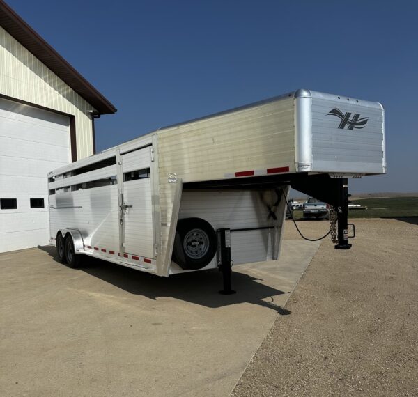 New 2024 Hillsboro 24′ Livestock Trailer – Three Compartments