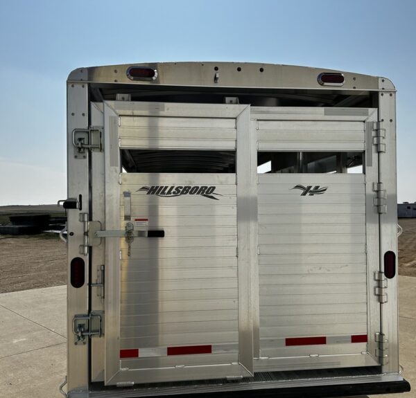 New 2024 Hillsboro 24′ Livestock Trailer – Three Compartments