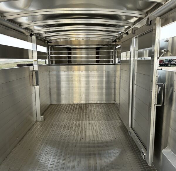 New 2024 Hillsboro 24′ Livestock Trailer – Three Compartments