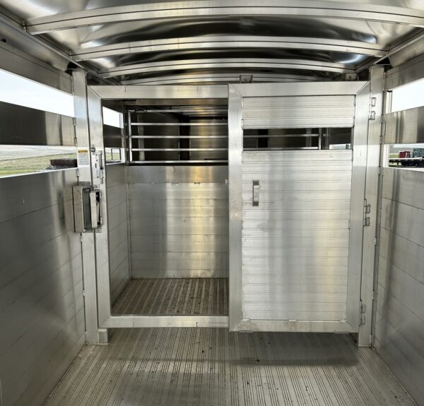 New 2024 Hillsboro 24′ Livestock Trailer – Three Compartments