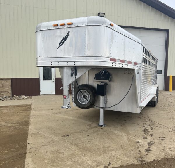 Used 2007 Featherlite 20′ Livestock Trailer – Two Compartments