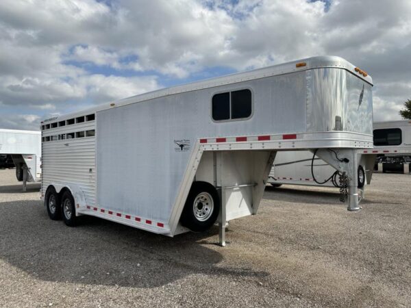 2000 Featherlite 3H GN with Dressing Room Horse Trailer