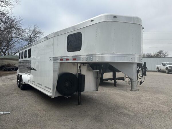 2004 Cherokee Trailers 4H GN Horse Trailer