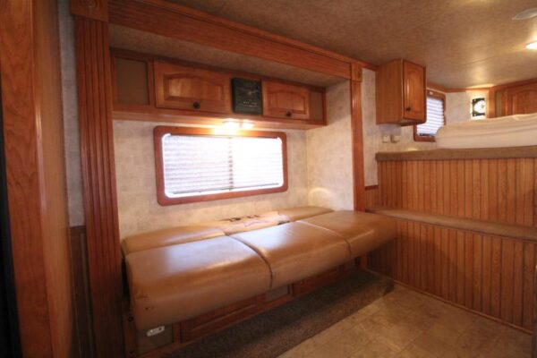 2008 Lakota 8415 w/Slide out 4 Horse Trailer