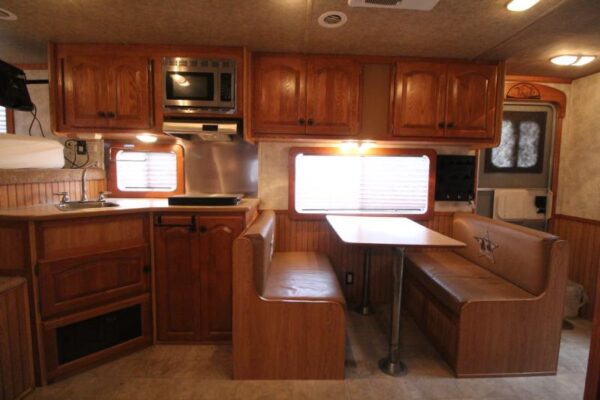 2008 Lakota 8415 w/Slide out 4 Horse Trailer