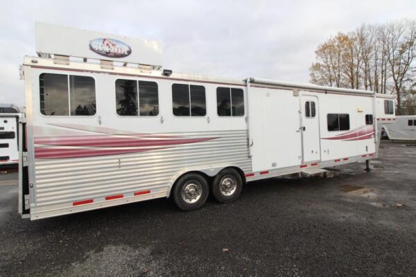 2008 Lakota 8415 w/Slide out 4 Horse Trailer