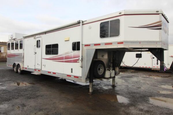 2008 Lakota 8415 w/Slide out 4 Horse Trailer