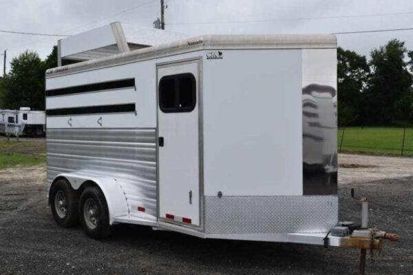 2012 CM 3HBP 3 Horse Trailer