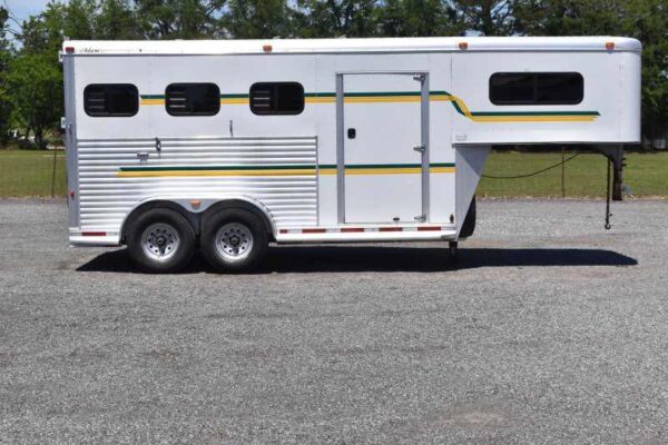 2006 Adam 7302 3 Horse Trailer