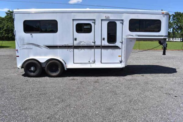 2000 Sundowner 7204GNST 2 Horse Trailer