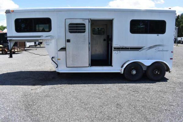 2000 Sundowner 7204GNST 2 Horse Trailer