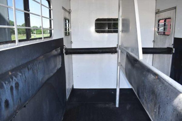 2000 Sundowner 7204GNST 2 Horse Trailer