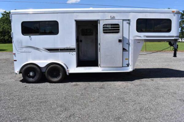 2000 Sundowner 7204GNST 2 Horse Trailer