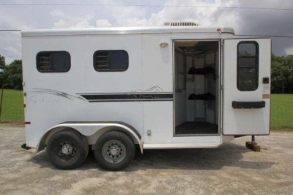 2003 Sundowner 2 Horse