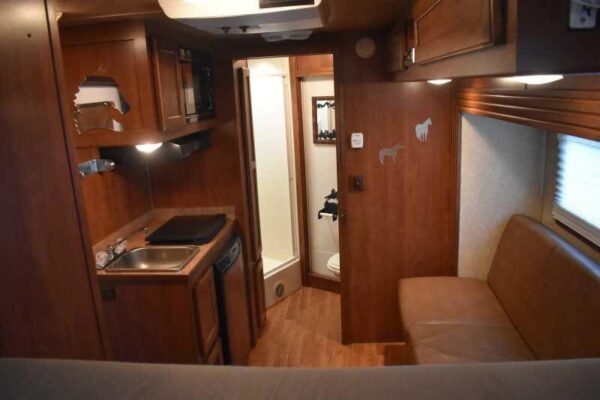 2014 Shadow 7208GLQ 2 Horse Trailer with 8′ Short Wall