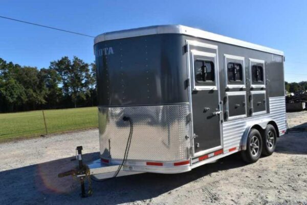 2018 Lakota 83HBPSL 3 Horse Trailer