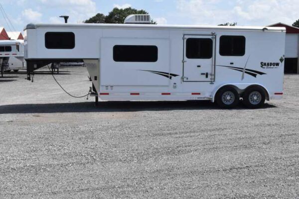 2014 Shadow 7208GLQ 2 Horse Trailer with 8′ Short Wall