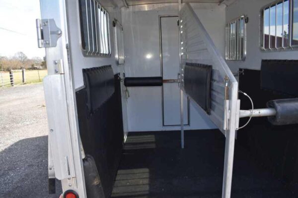 2005 Featherlite 2HST 2 Horse Trailer