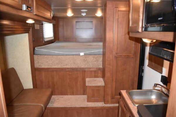 2014 Shadow 7208GLQ 2 Horse Trailer with 8′ Short Wall