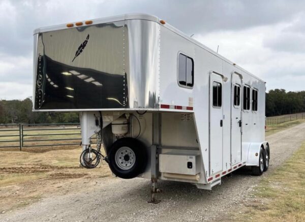 2007 Featherlite 3 horse slant load trailer